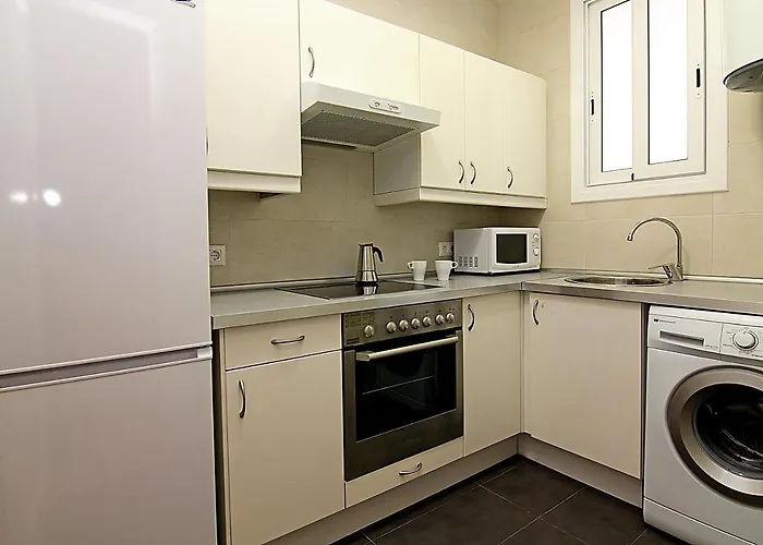 Munne - Spacious Next To Fc